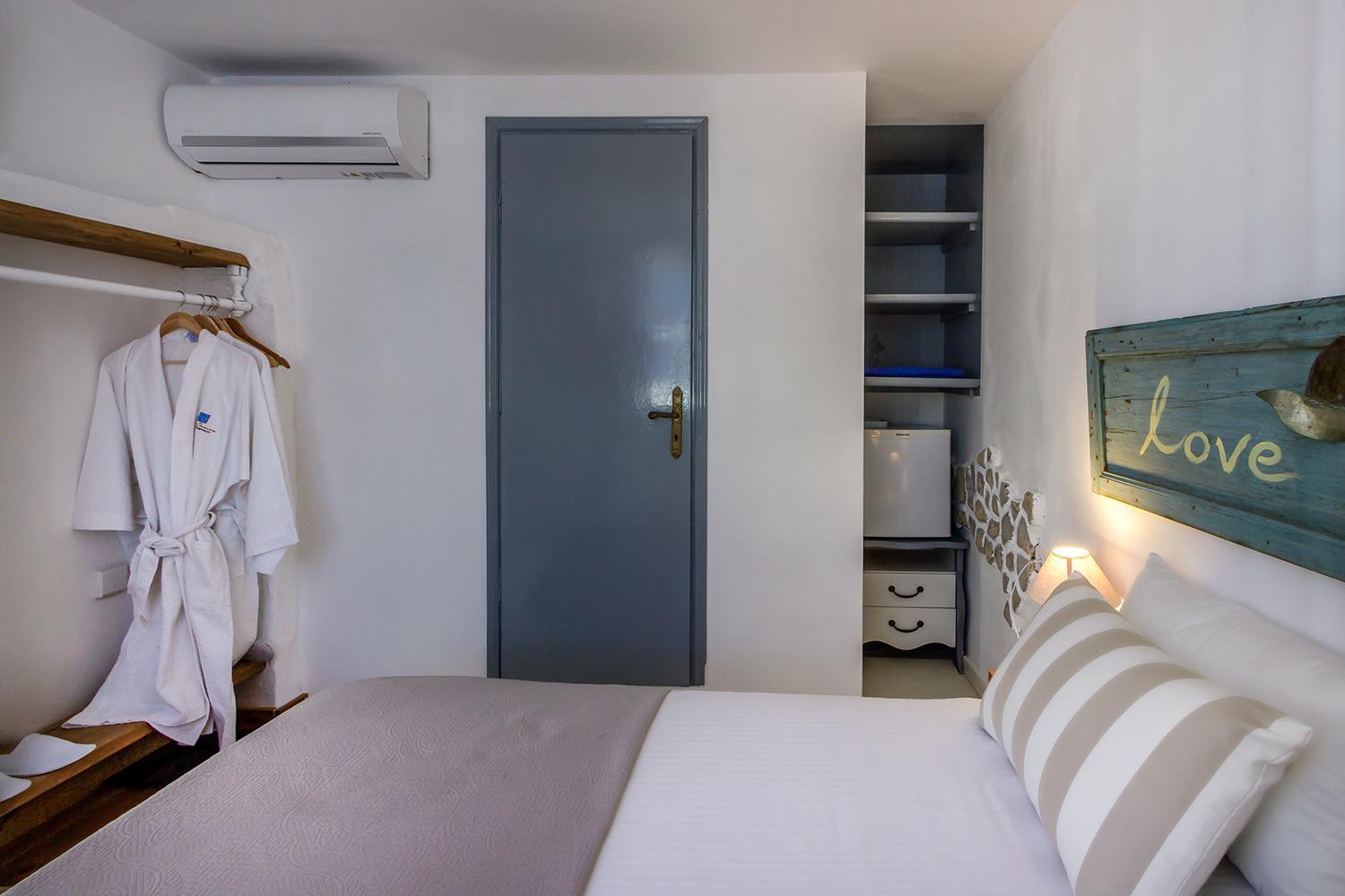 Ble Oneiro Villa Crystal Adamantas  Exteriér fotografie